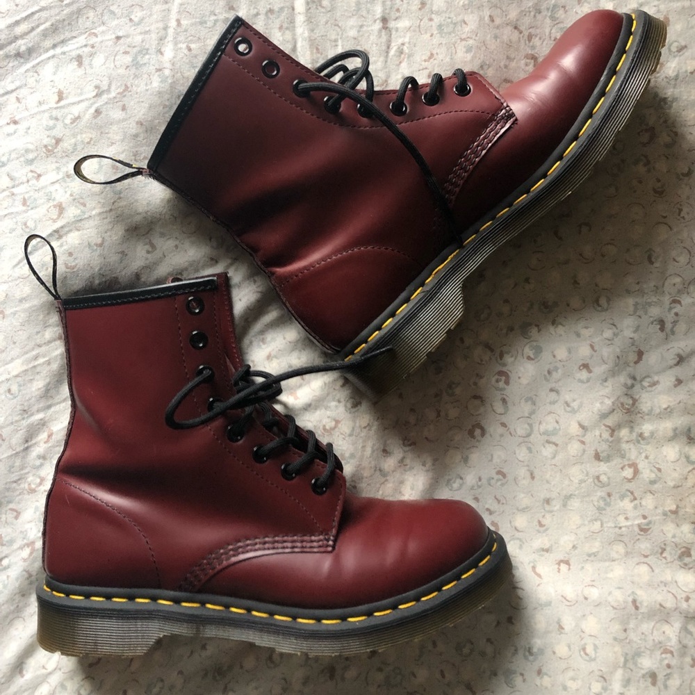 DR. MARTENS ~ Red Leather Women’s Size 9